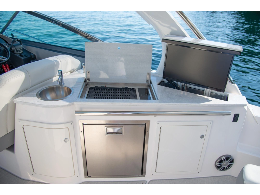 Regal 33 XO 33 XO 2025 alt