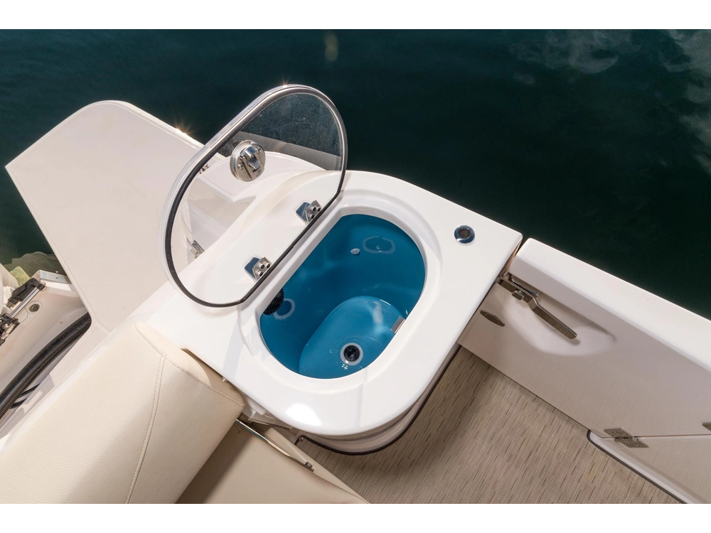 Regal 33 SAV 33 SAV 2025 alt