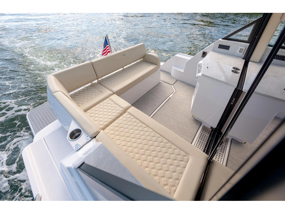 Regal 38 Grande Coupe 38 Grande Coupe 2025 alt