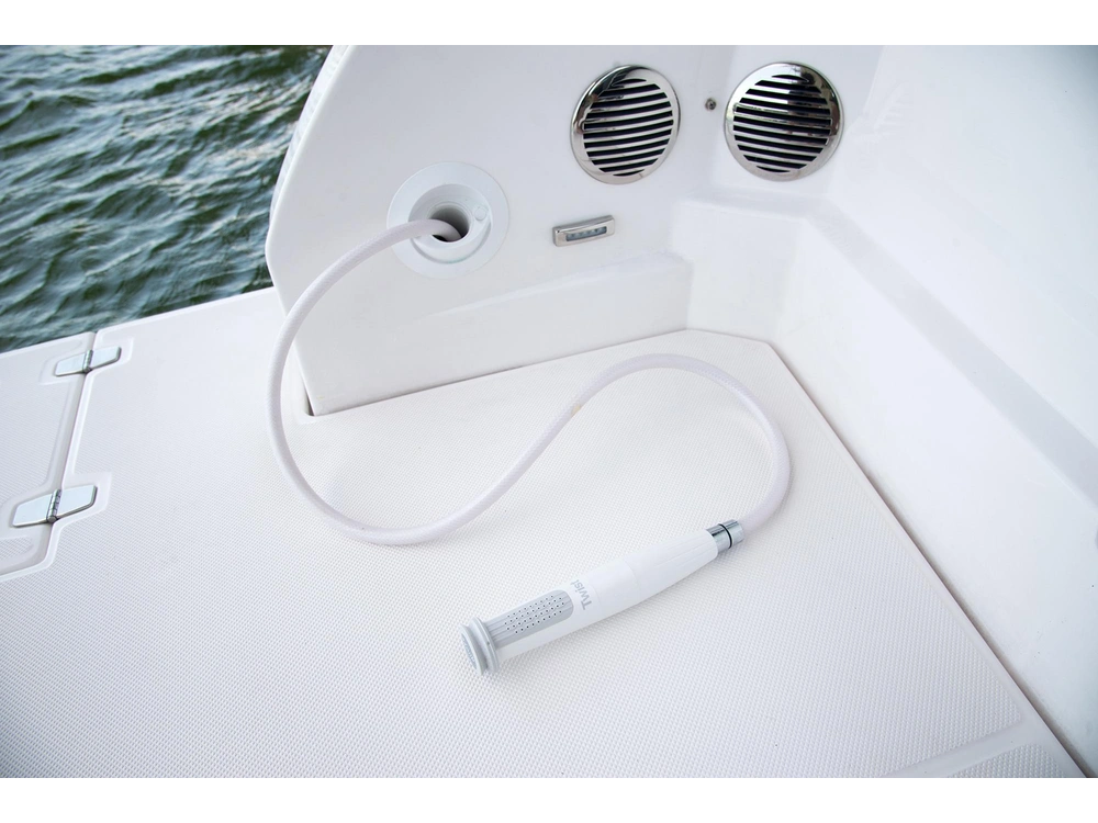 Regal 3300 3300 2025 alt