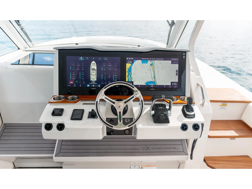 Regal 38 SAV 38 SAV 2025 alt