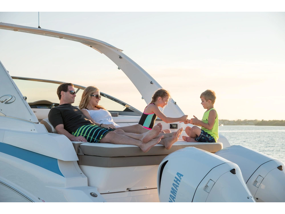 Regal 33 XO 33 XO 2025 alt