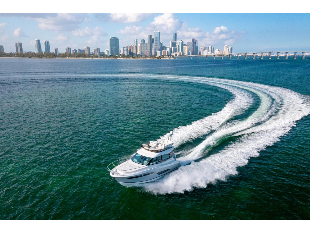 Regal 38 FLY 38 FLY 2025 alt