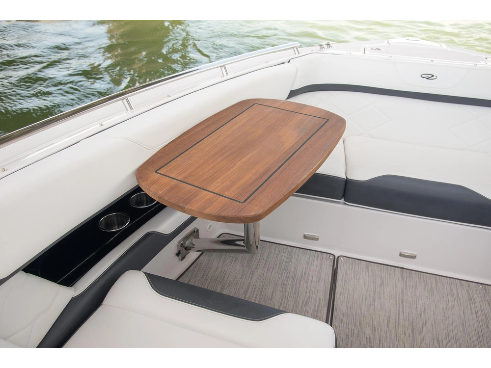 Regal 3300 3300 2025 alt