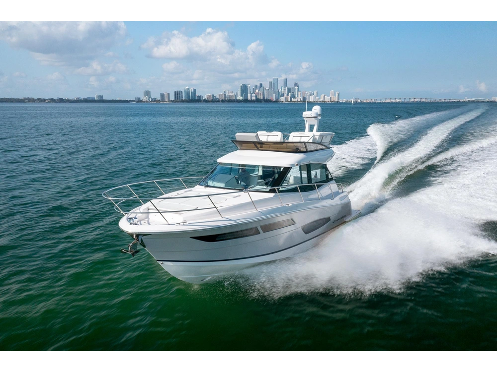 Regal 38 FLY 38 FLY 2025 alt