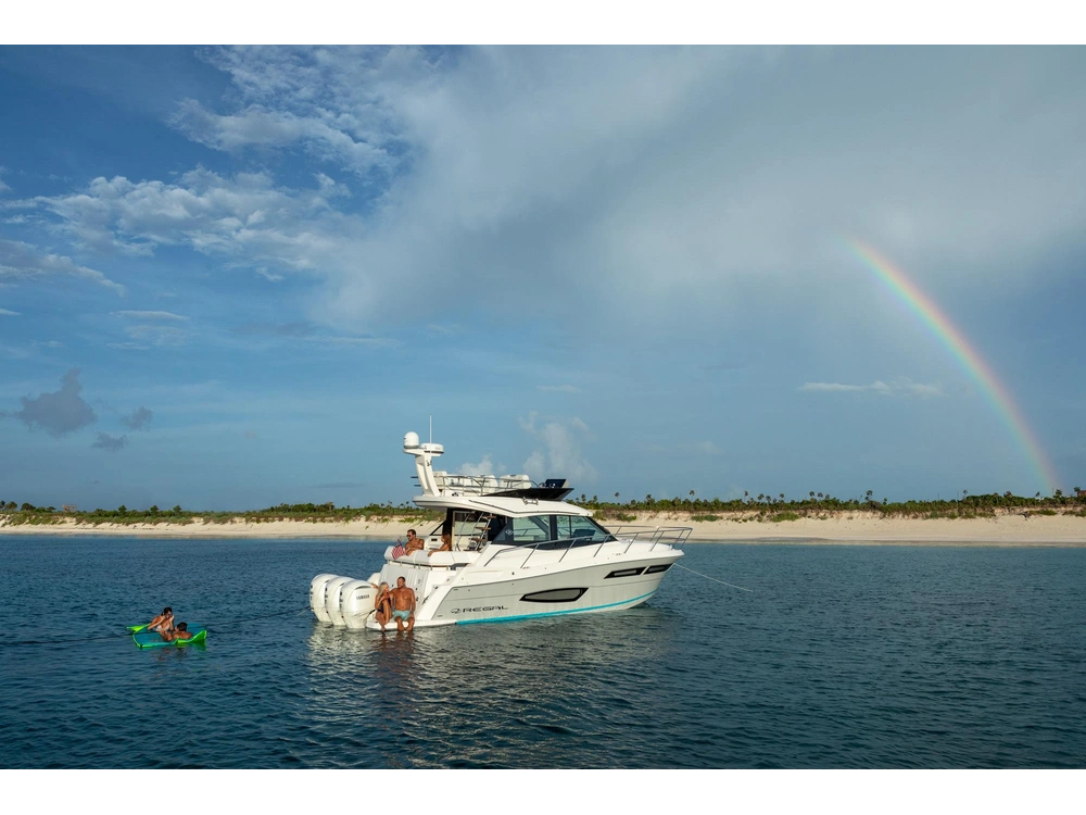 Regal 38 FXO 38 FXO 2025 alt