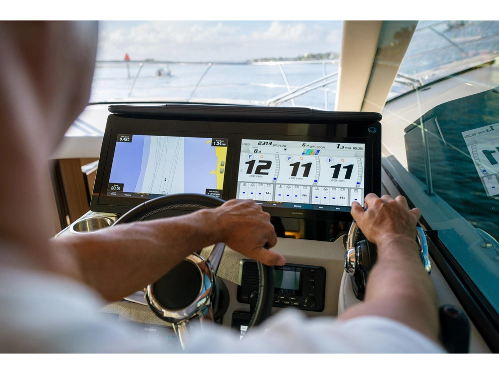 Regal 42 FXO 42 FXO 2025 alt