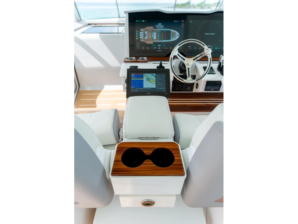 Regal 43 SAV 43 SAV 2025 alt