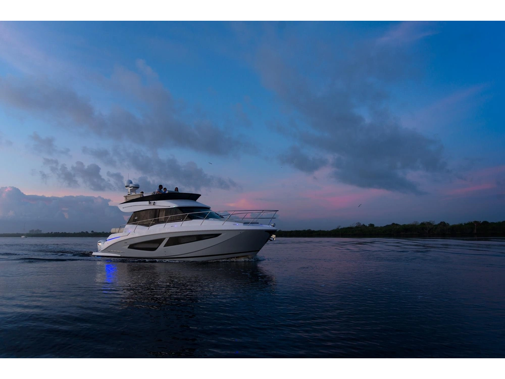 Regal 42 FXO 42 FXO 2025 alt