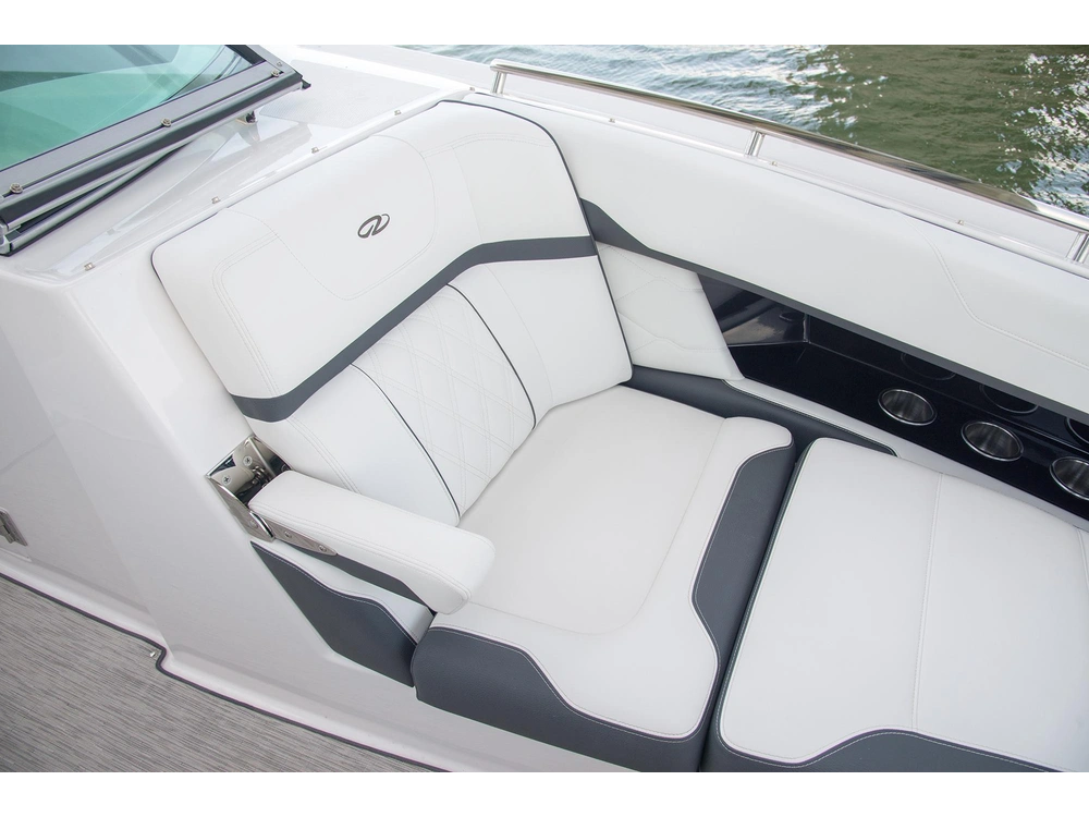 Regal 33 OBX 33 OBX 2025 alt