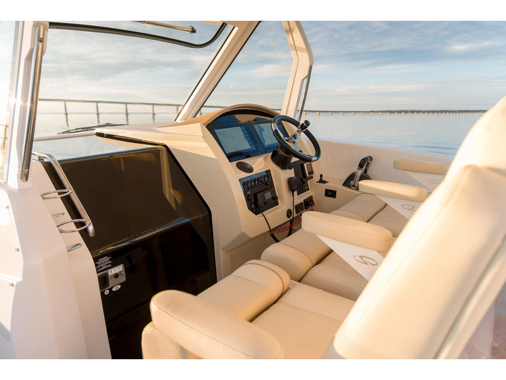 Regal 33 SAV 33 SAV 2025 alt