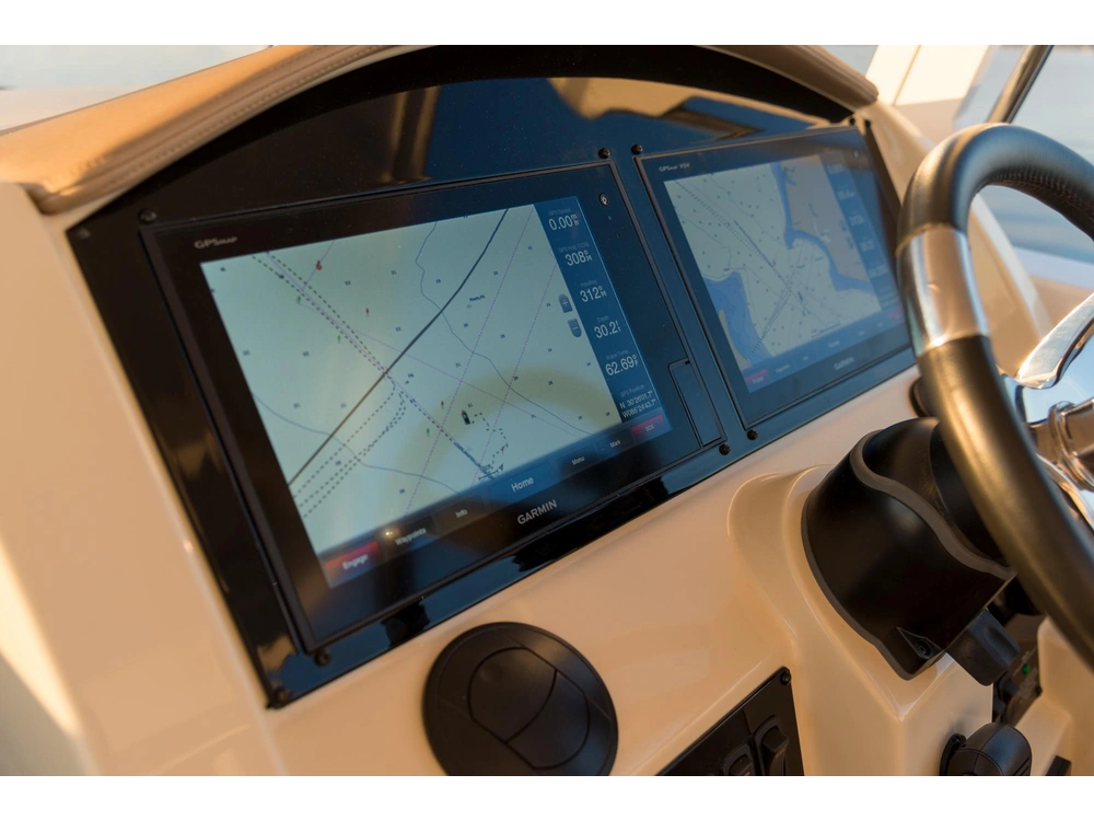 Regal 33 SAV 33 SAV 2025 alt