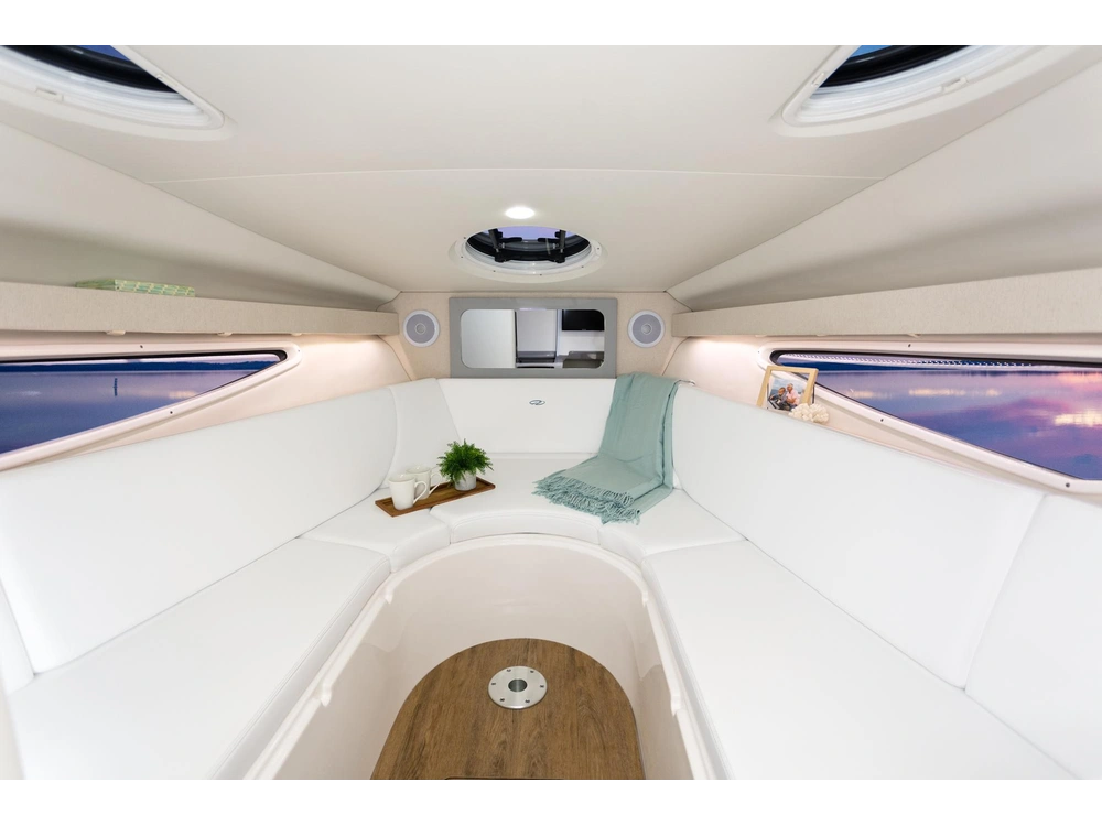 Regal 28 Express 28 Express 2025 alt