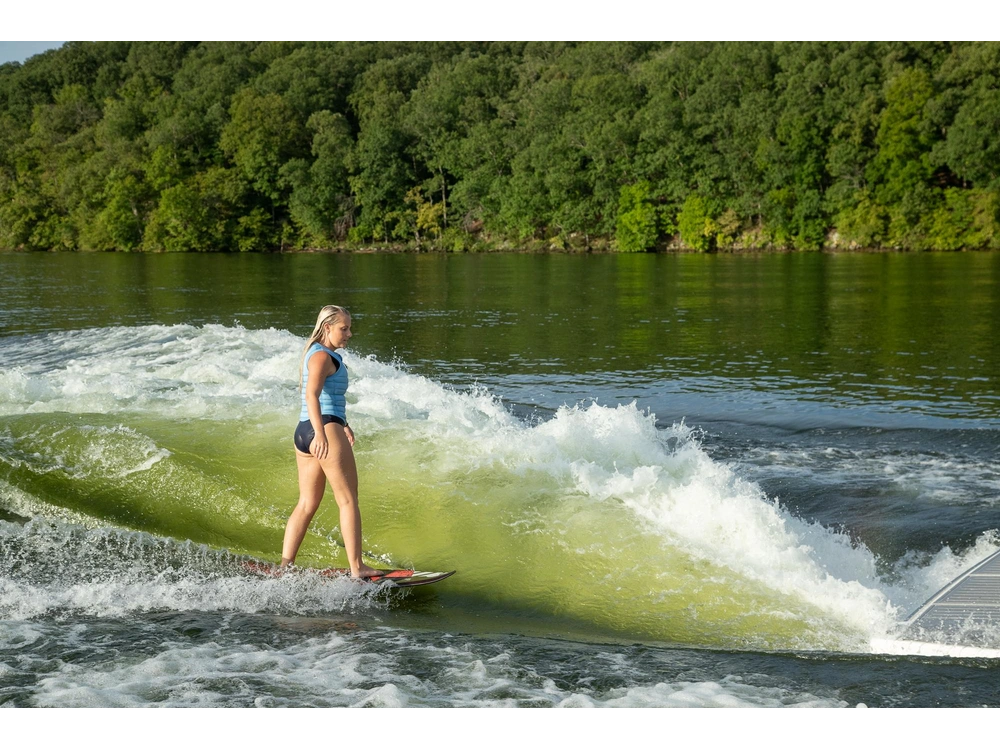 Regal 38 Surf 38 Surf 2025 alt