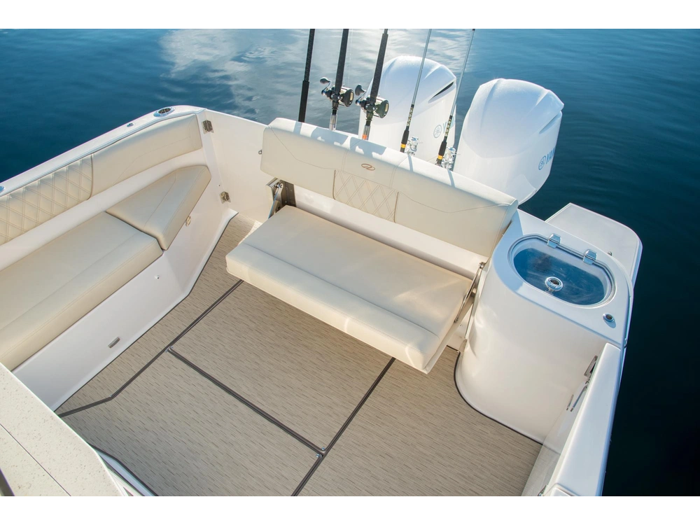 Regal 33 SAV 33 SAV 2025 alt