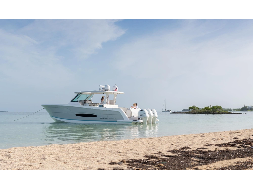 Regal 38 SAV 38 SAV 2025 alt