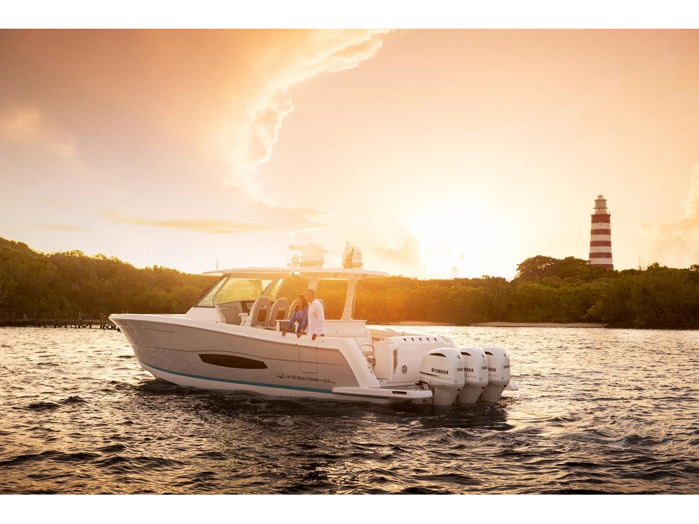 Regal 38 SAV 38 SAV 2025 alt