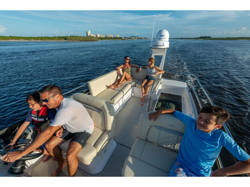 Regal 42 FXO 42 FXO 2025 alt