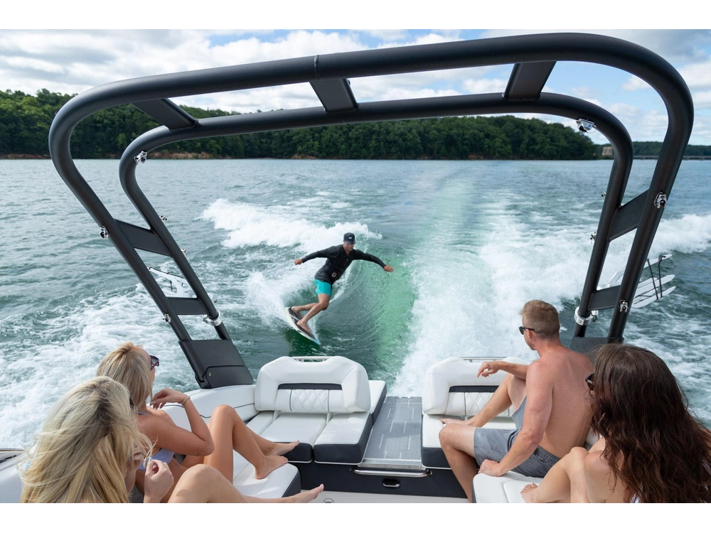 Regal LS6 Surf LS6 Surf 2025 alt