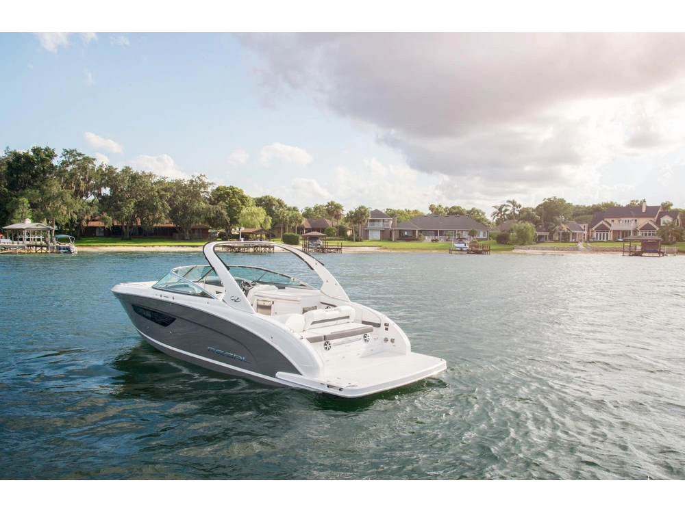 Regal 3300 3300 2025 alt