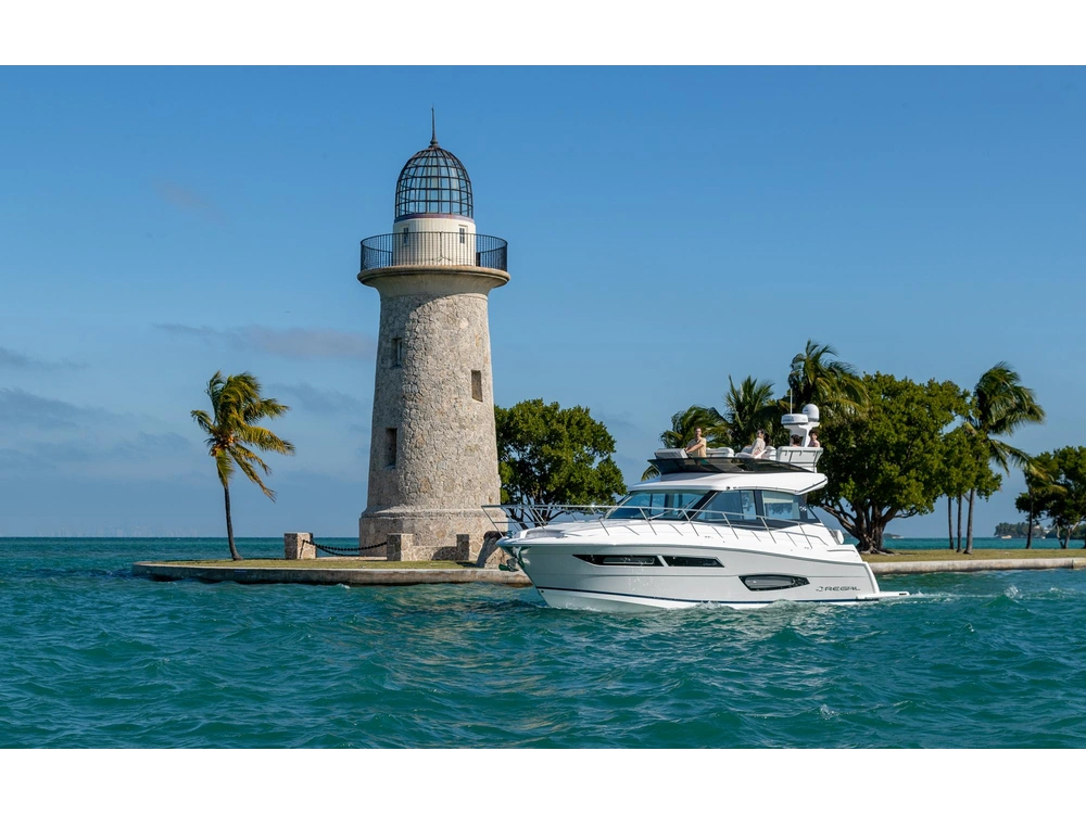 Regal 38 FLY 38 FLY 2025 alt