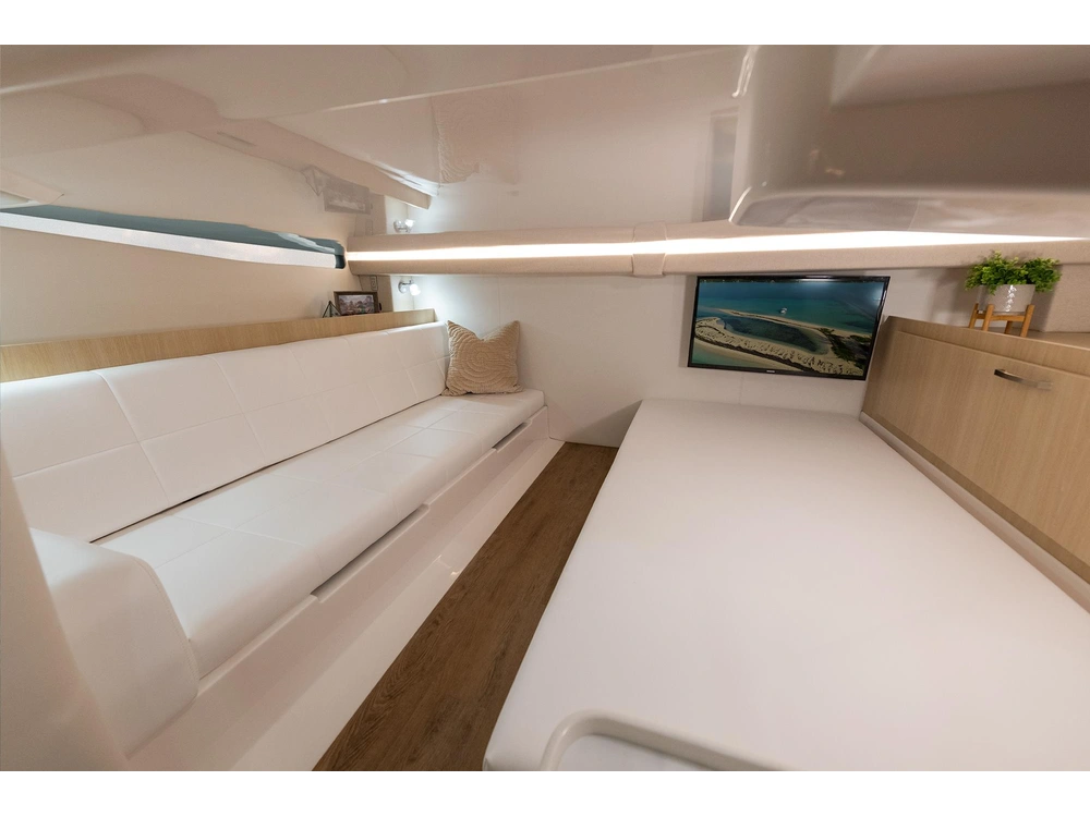 Regal 38 Surf 38 Surf 2025 alt