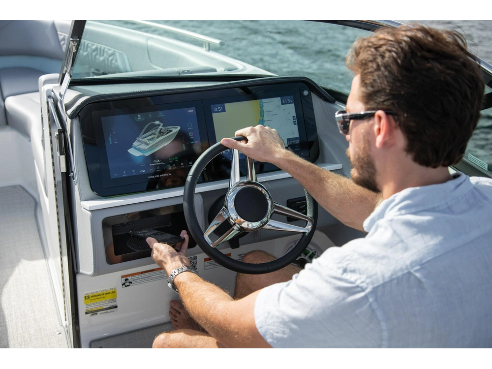 Regal LS4 Surf LS4 Surf 2025 alt