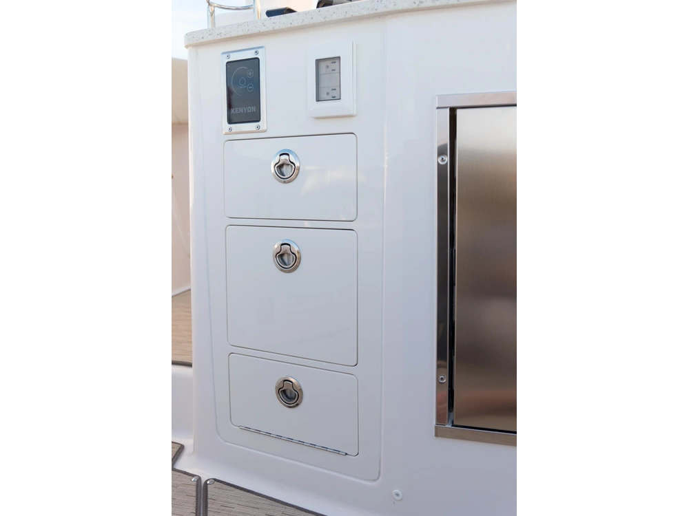 Regal 33 SAV 33 SAV 2025 alt