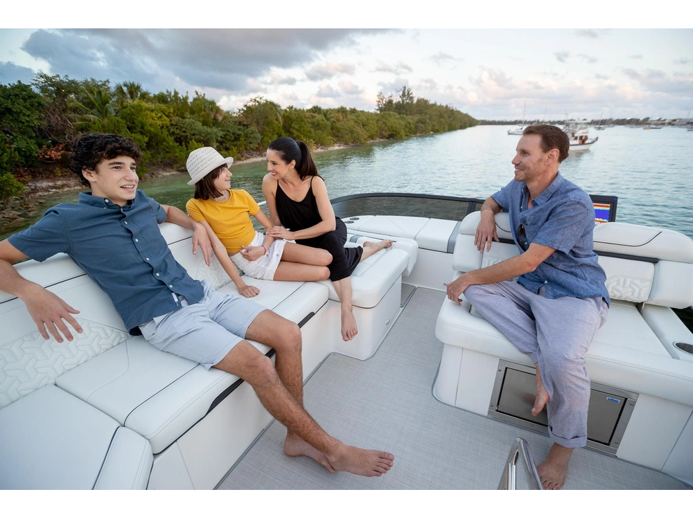 Regal 38 FLY 38 FLY 2025 alt