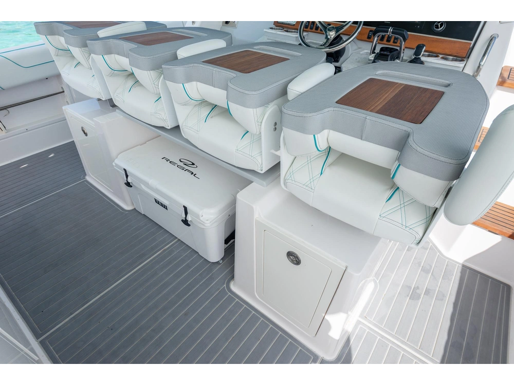 Regal 38 SAV 38 SAV 2025 alt