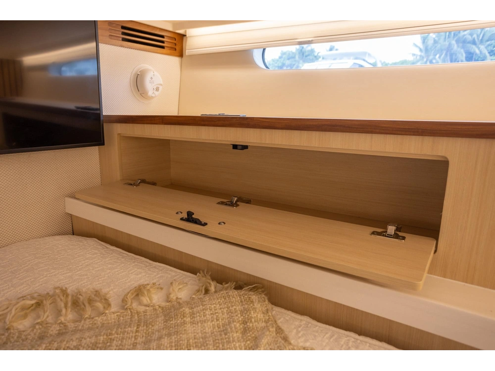 Regal 43 SAV 43 SAV 2025 alt