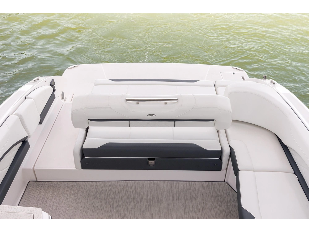 Regal 3300 3300 2025 alt