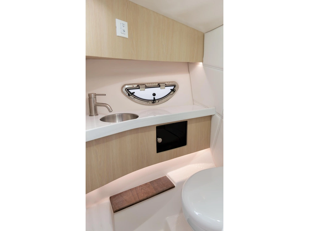 Regal LS9 Surf LS9 Surf 2025 alt