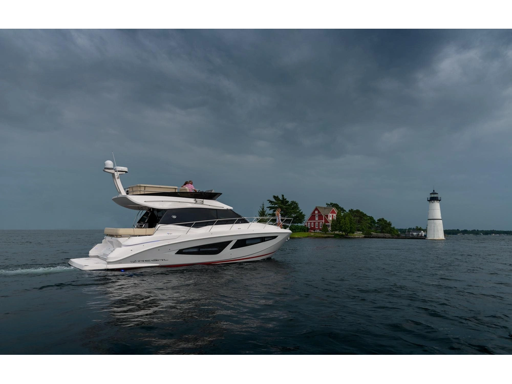 Regal 42 Fly 42 Fly 2025 alt