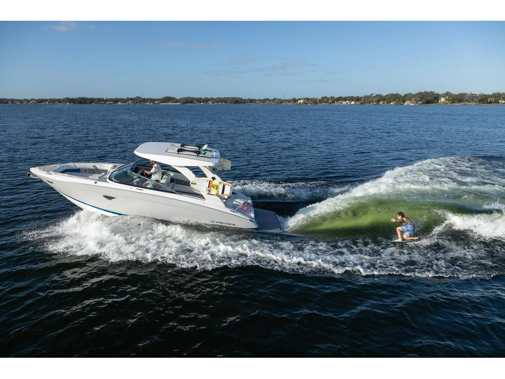 Regal LS9 Surf LS9 Surf 2025 alt