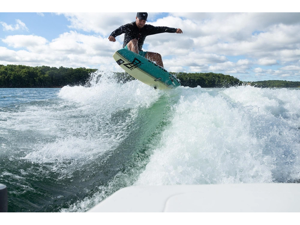 Regal LS6 Surf LS6 Surf 2025 alt