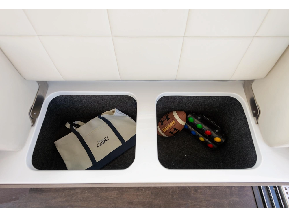 Regal 38 Grande Coupe 38 Grande Coupe 2025 alt