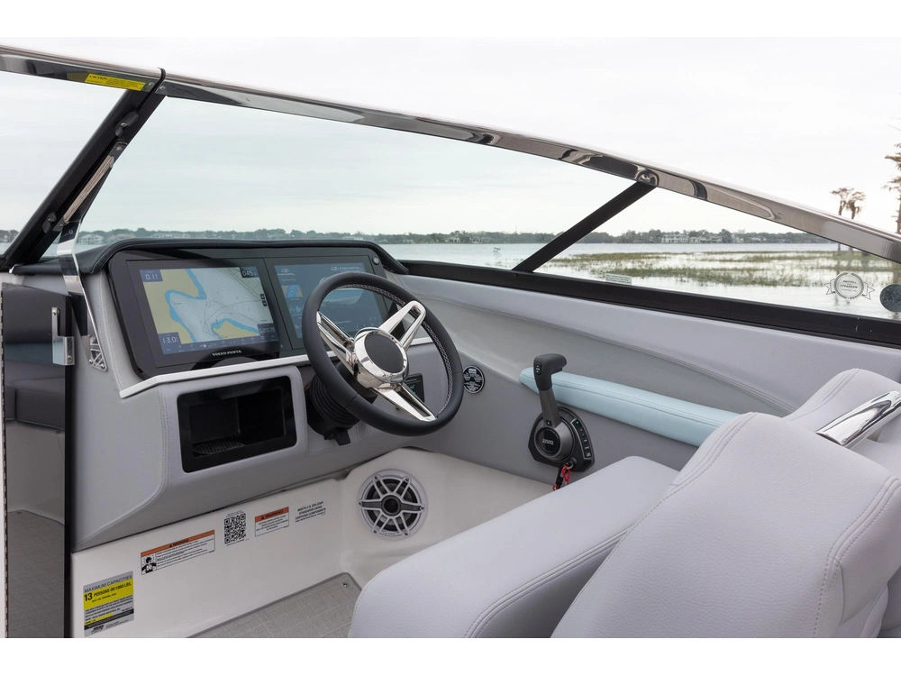 Regal LS4 Surf LS4 Surf 2025 alt