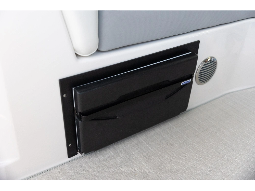 Regal 28 Express 28 Express 2025 alt