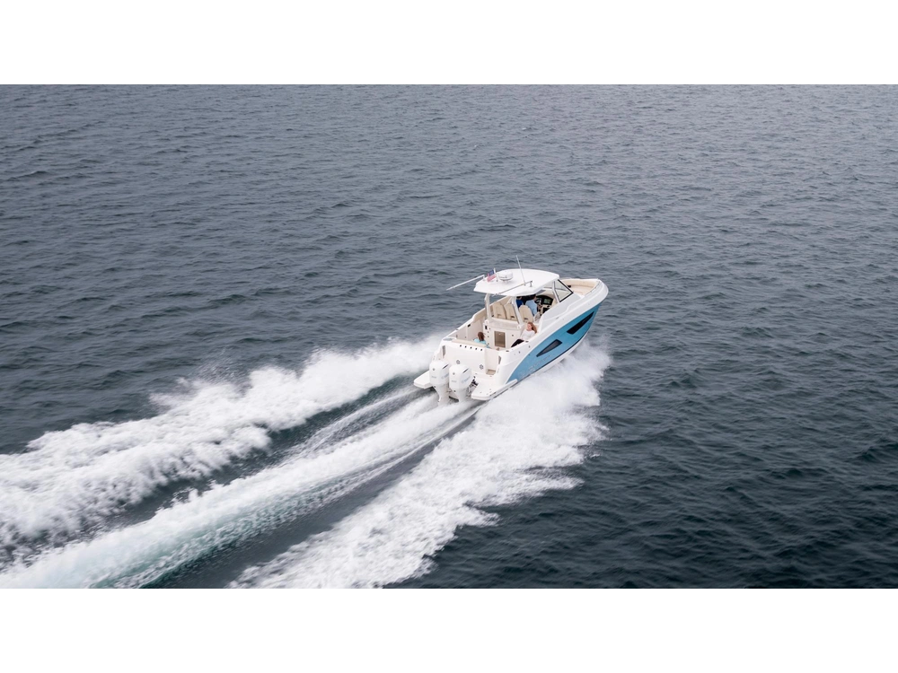 Regal 33 SAV 33 SAV 2025 alt