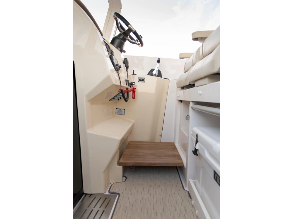 Regal 33 SAV 33 SAV 2025 alt