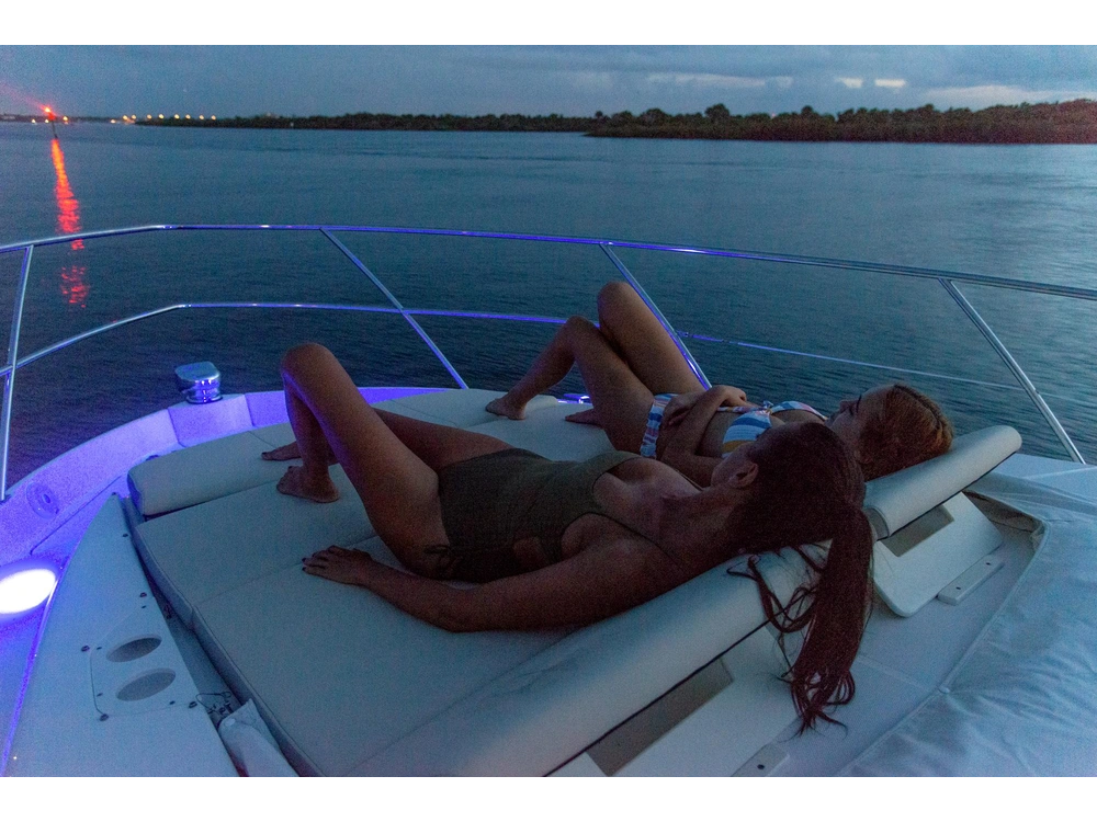 Regal 42 FXO 42 FXO 2025 alt