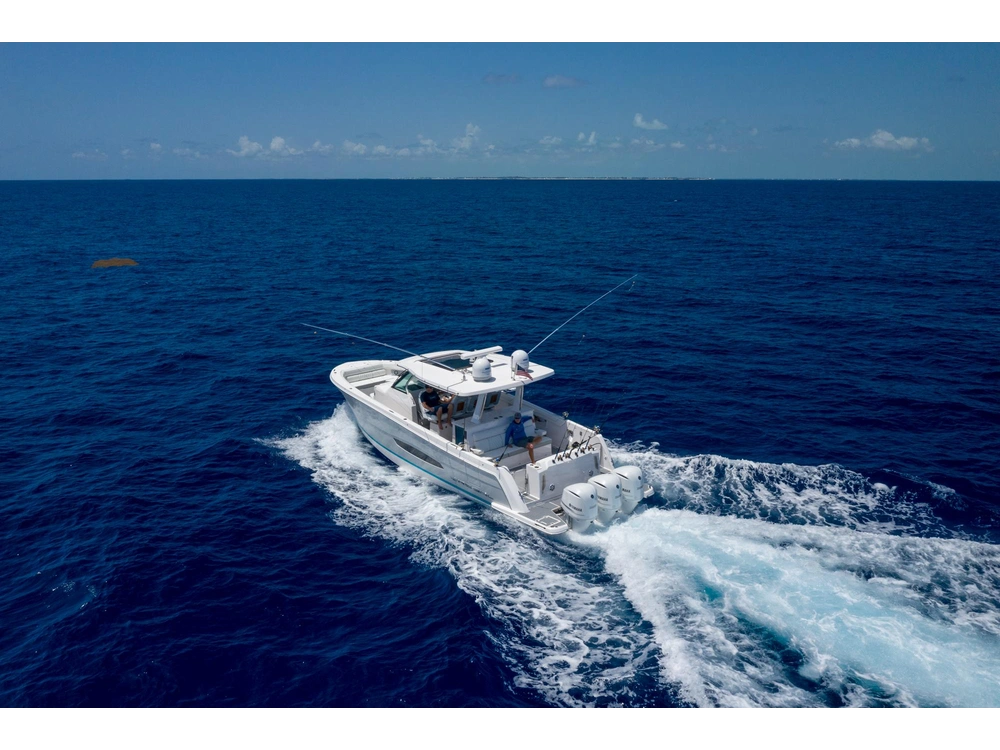 Regal 38 SAV 38 SAV 2025 alt