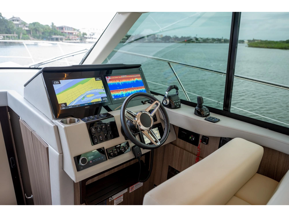 Regal 42 FXO 42 FXO 2025 alt