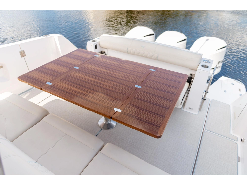 Regal 38 SAV 38 SAV 2025 alt