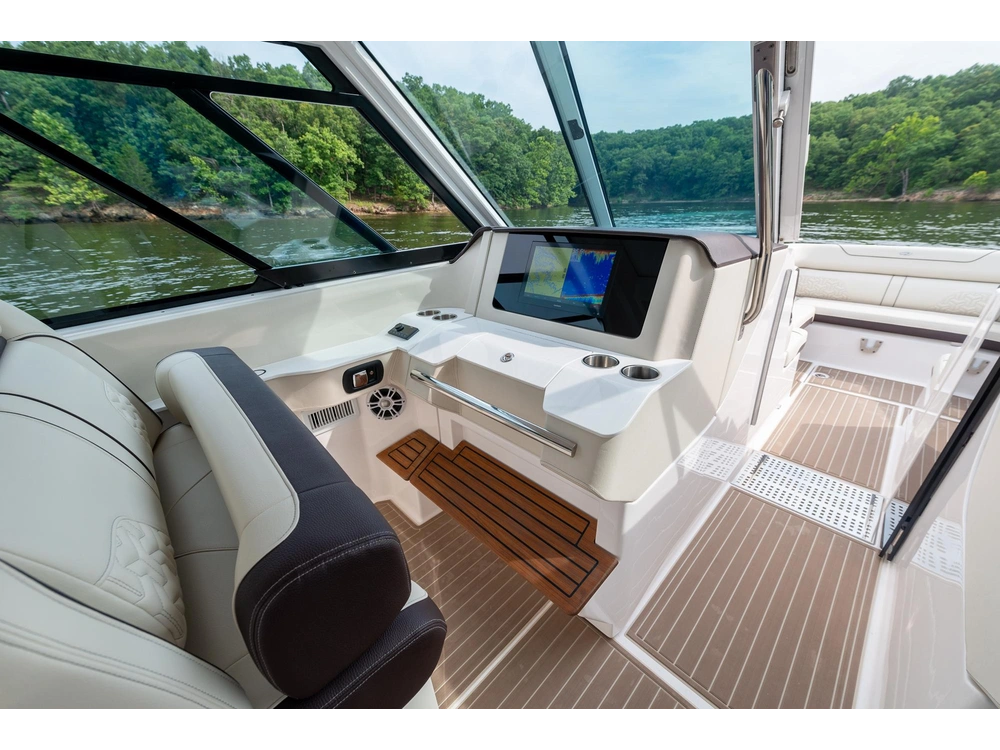 Regal LS36 LS36 2025 alt