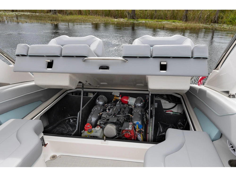 Regal LS4 Surf LS4 Surf 2025 alt