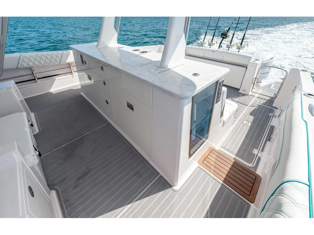 Regal 38 SAV 38 SAV 2025 alt