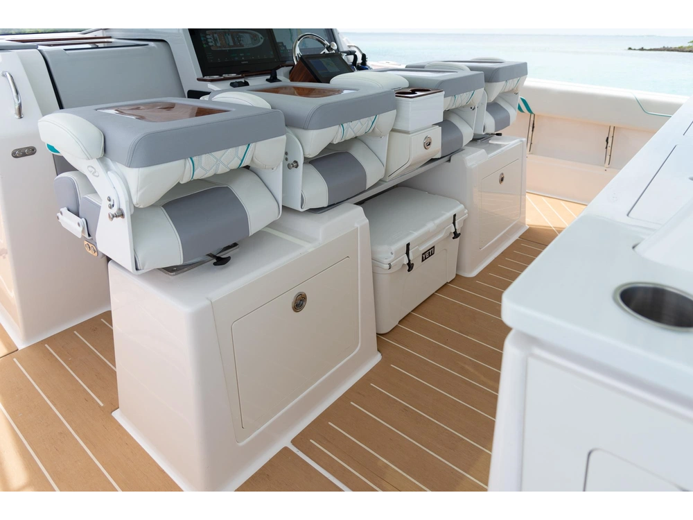 Regal 43 SAV 43 SAV 2025 alt