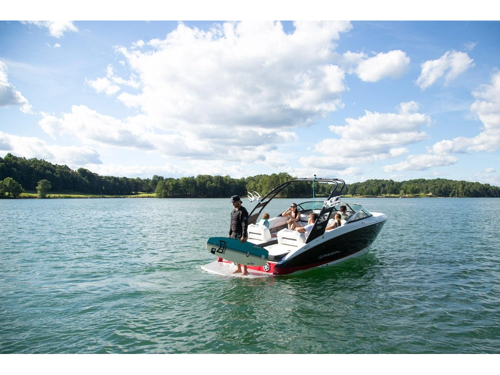 Regal LS4 Surf LS4 Surf 2025 alt